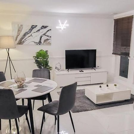 Stunning 2 Bedroom Apartment In Canary Wharf - Morland Apartments Londres Extérieur photo